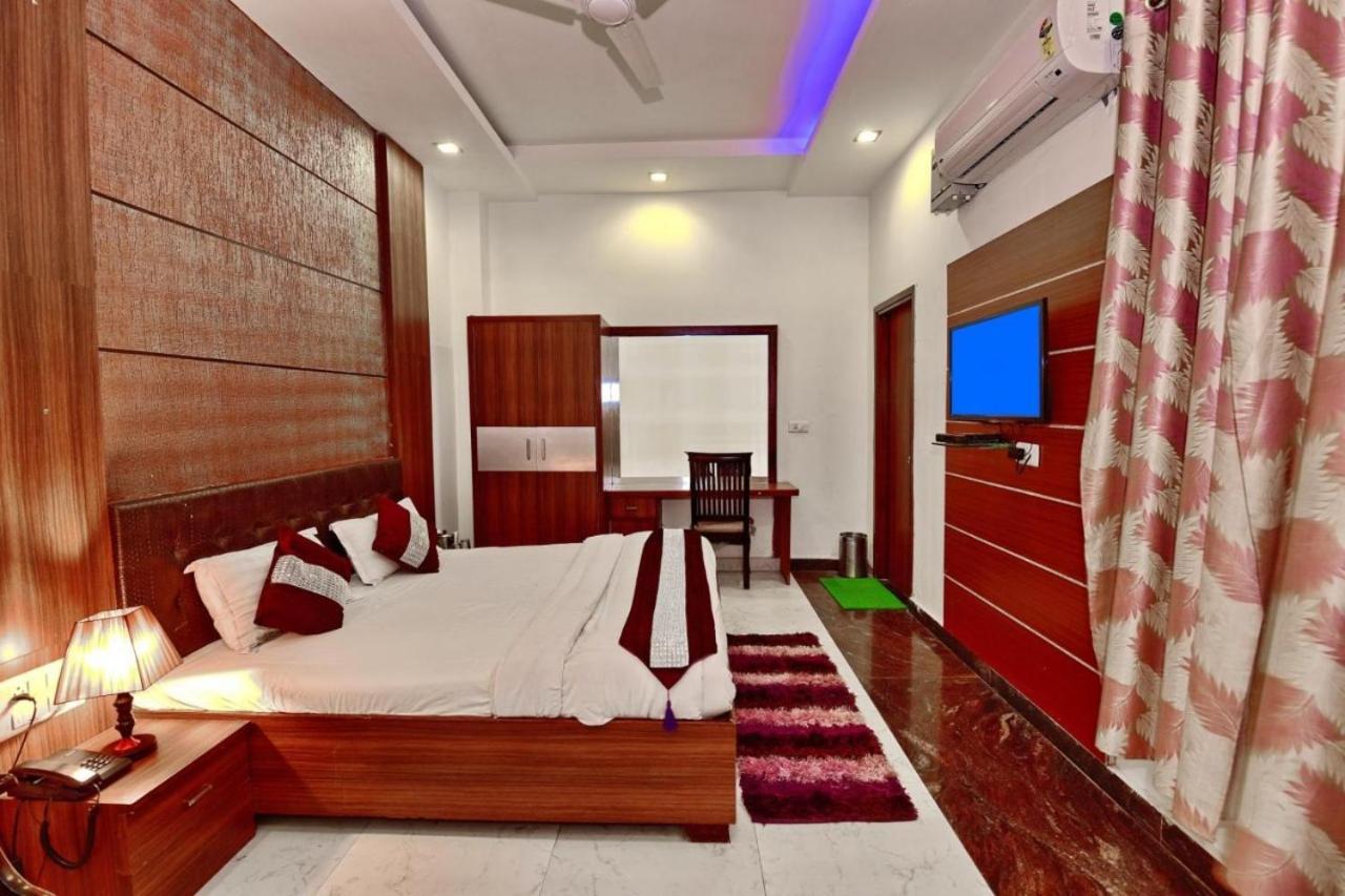 Kartikay Hotel Hisār 外观 照片