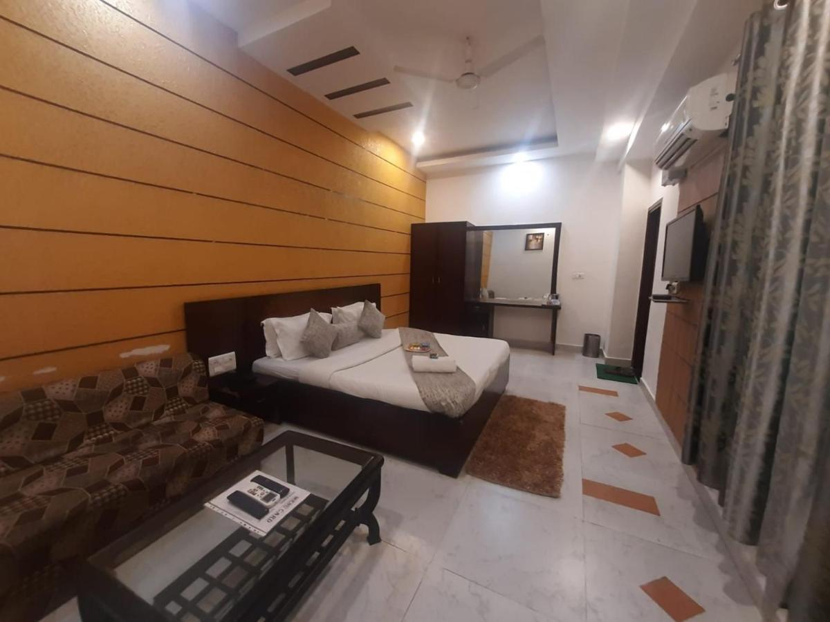 Kartikay Hotel Hisār 外观 照片