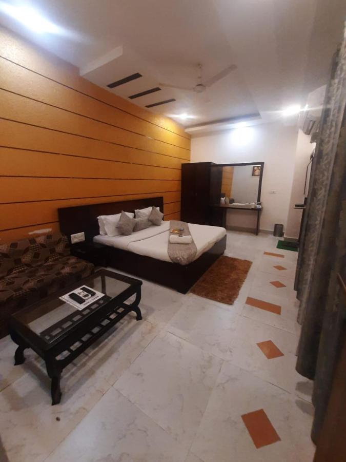 Kartikay Hotel Hisār 外观 照片