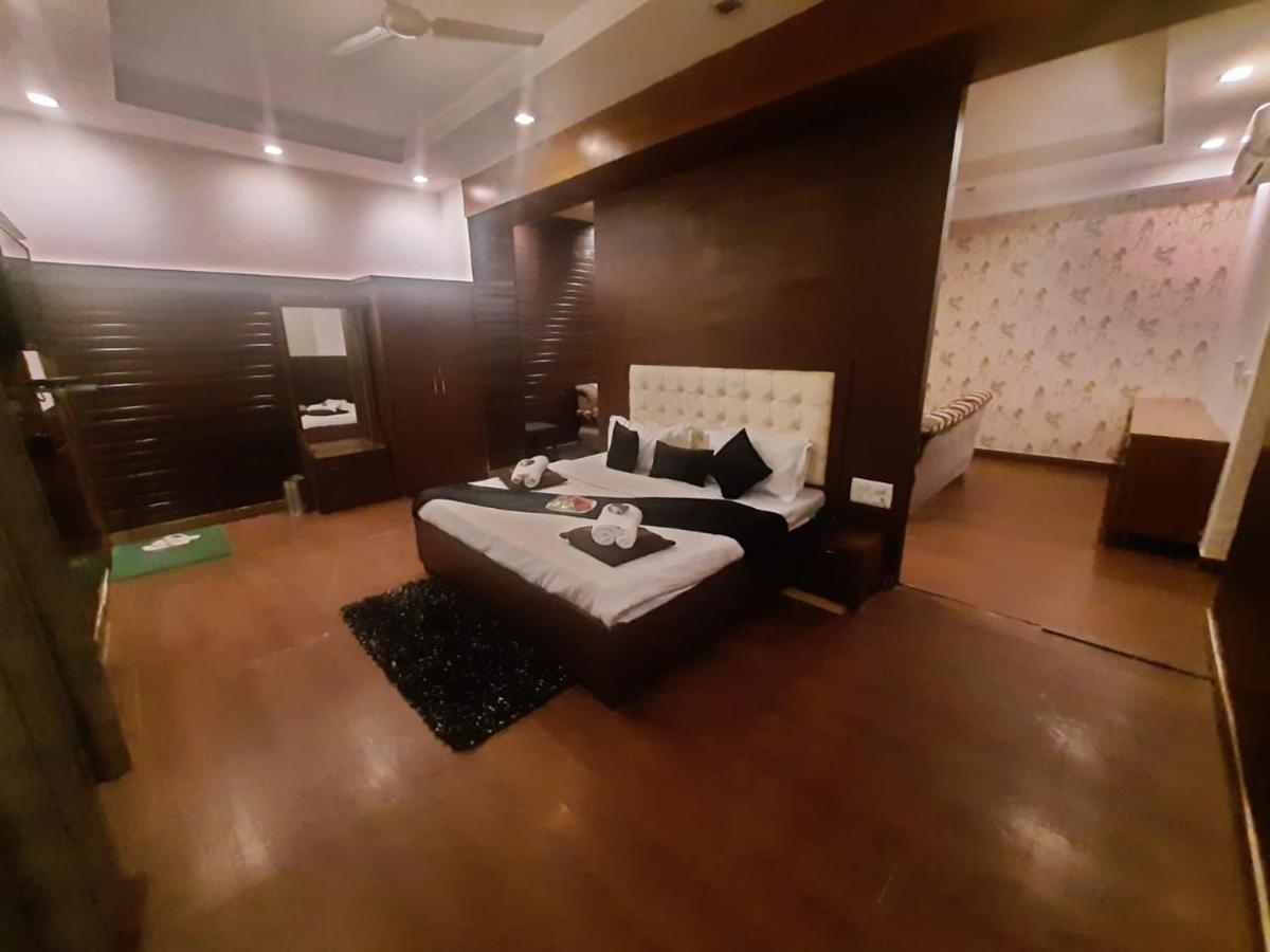 Kartikay Hotel Hisār 外观 照片